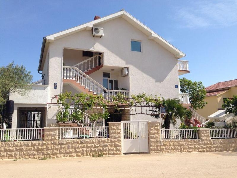 Apartmani Slavica Biograd Na Moru Exterior foto